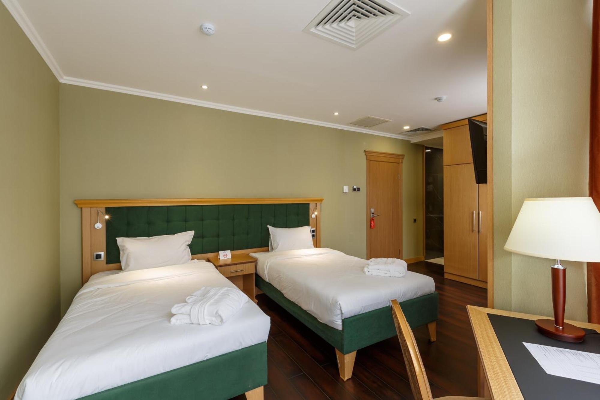 Shera Park Boutique Hotel الماتي المظهر الخارجي الصورة