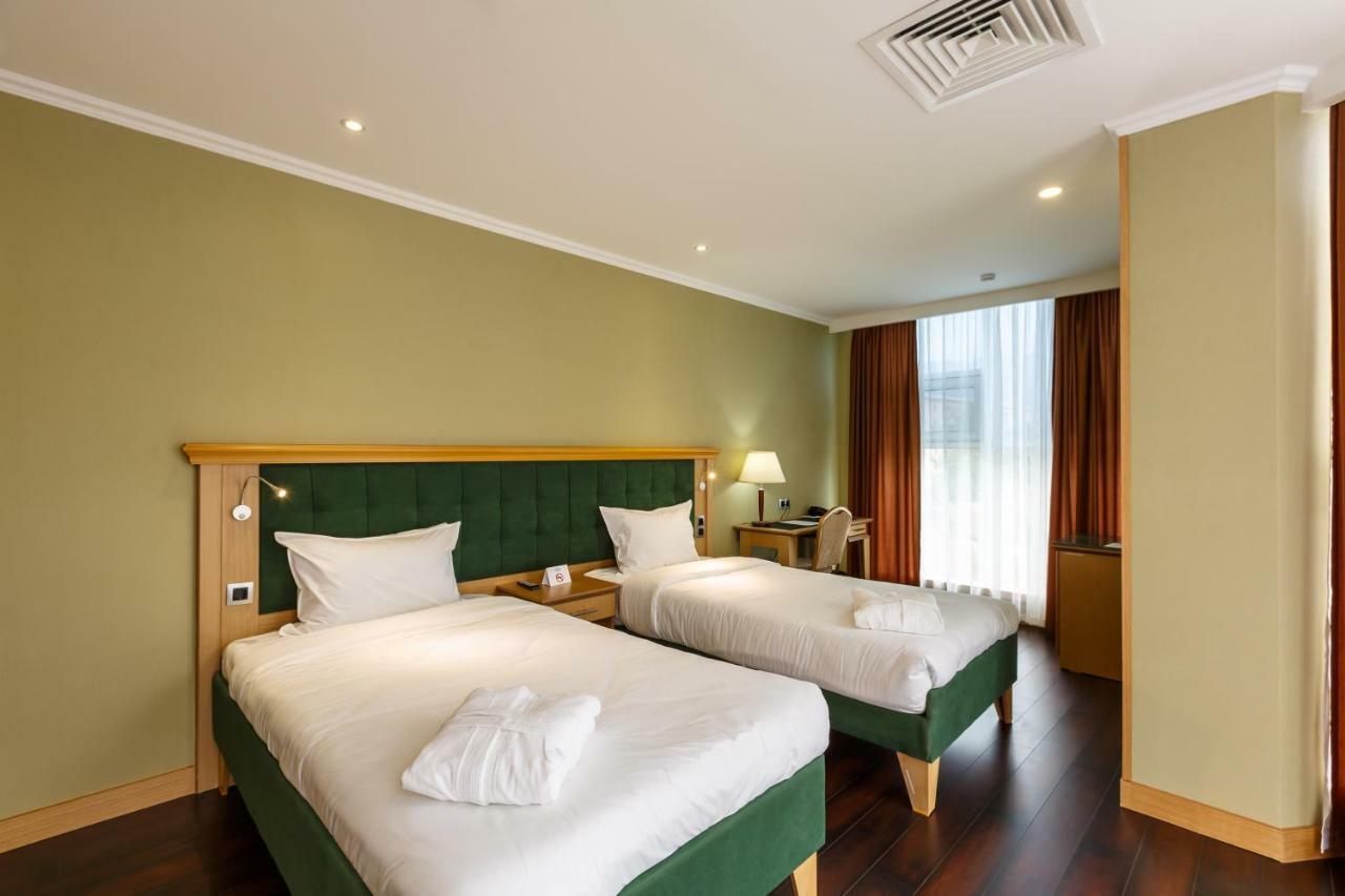Shera Park Boutique Hotel الماتي المظهر الخارجي الصورة
